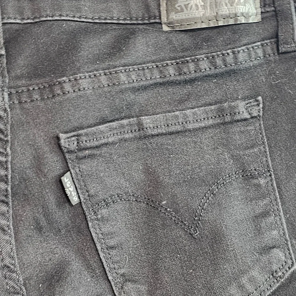 Levi's 711 Skinny Jeans Womens 28 Black Stretch Denim Mid‎ Rise Pants W28 x L30
